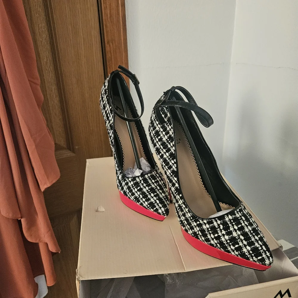 Madison pumps size 8 black white and red - Picture 2 of 2